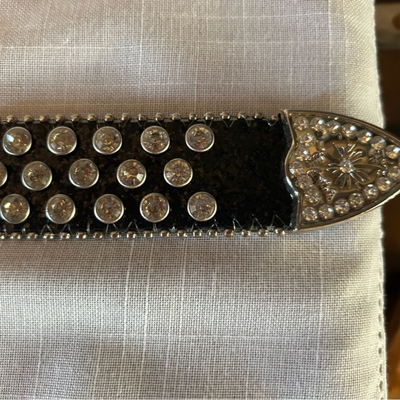 💯 Woman’s Leather Rhinestone Studded Belt Size Small - Picture 4 of 7